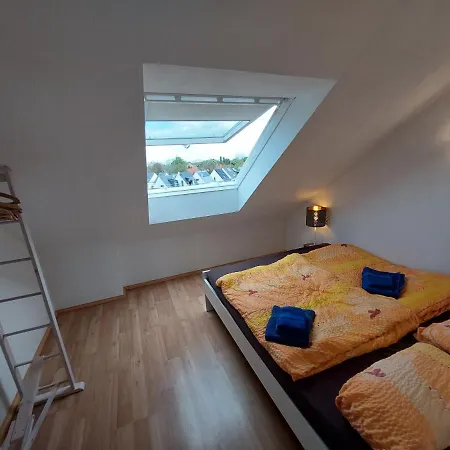 Διαμέρισμα Fewo, 55 Qm, Voll Ausgestattet, Mit Sued-loggia, Naehe Voelkerschlachtdenkmal Λειψία