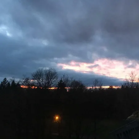 Апартаменты Fewo, 55 Qm, Voll Ausgestattet, Mit Sued-loggia, Naehe Voelkerschlachtdenkmal *